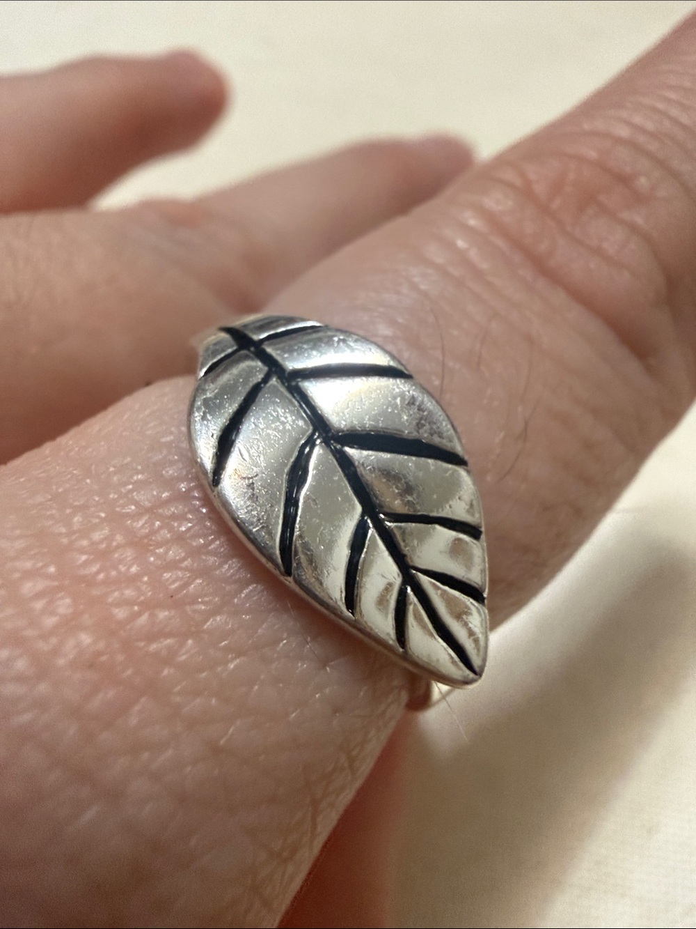 Sterling Silver 925 Leaf Sculpted Ring “Live Simply” Engraved size 6.5 - Picture 9 of 11